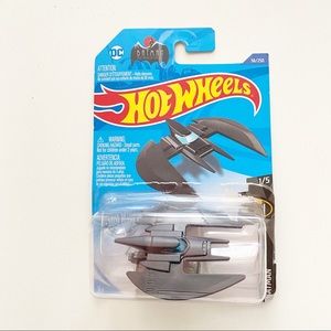 Hot Wheels - Batman The Animated Series DC 1/5 Batman Batplane 56/250